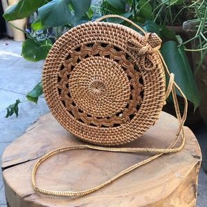 Round, Wicker, Vintage Inspired Side-Body Bag